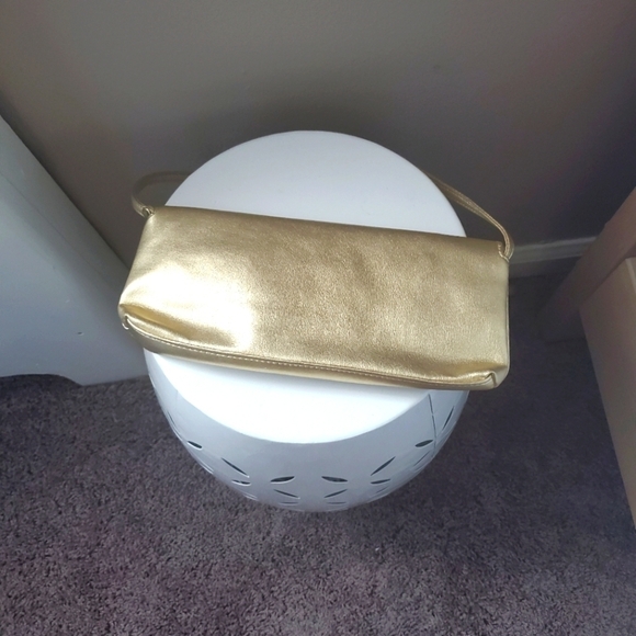 Gold Sequined Party Purse 🌴 - Picture 3 of 5